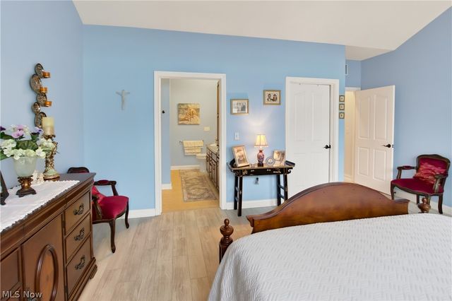 5121 Shepherds Glen, Willoughby, OH 44094