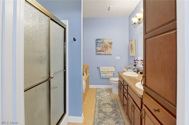 5121 Shepherds Glen, Willoughby, OH 44094