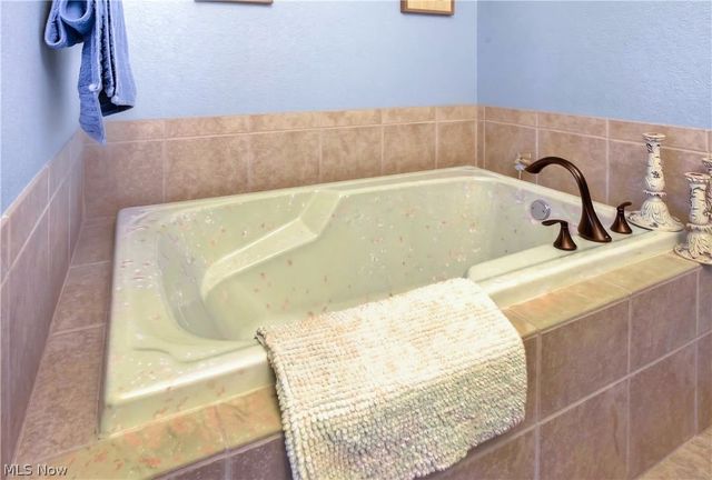 5121 Shepherds Glen, Willoughby, OH 44094