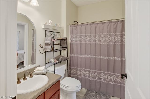 5121 Shepherds Glen, Willoughby, OH 44094