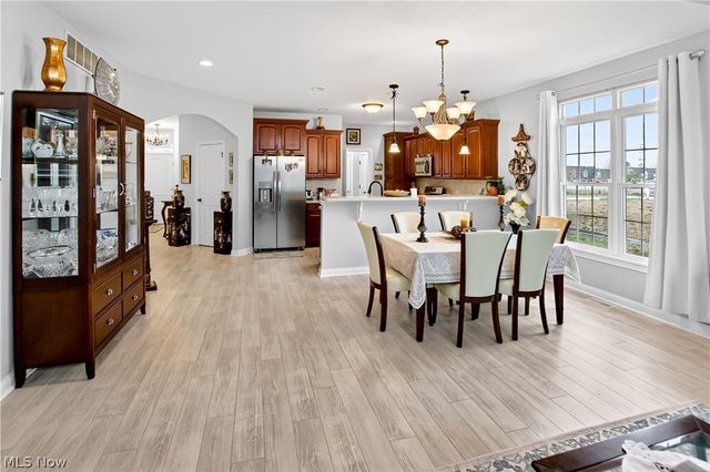 5121 Shepherds Glen, Willoughby, OH 44094