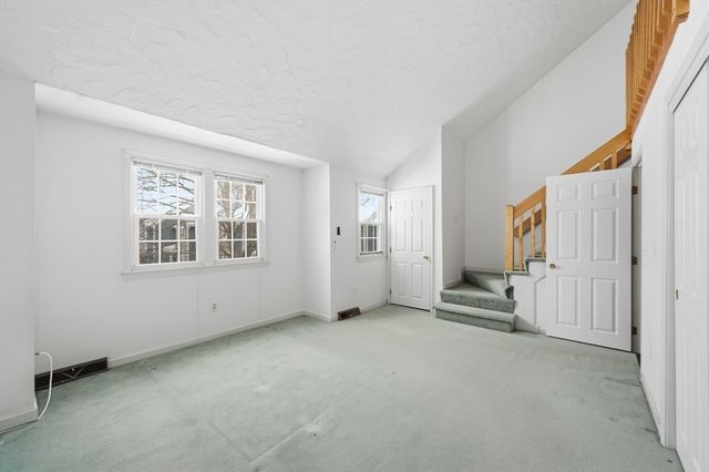 551 Hildreth St 21, Dracut, MA 01826