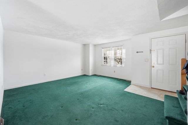 551 Hildreth St 21, Dracut, MA 01826