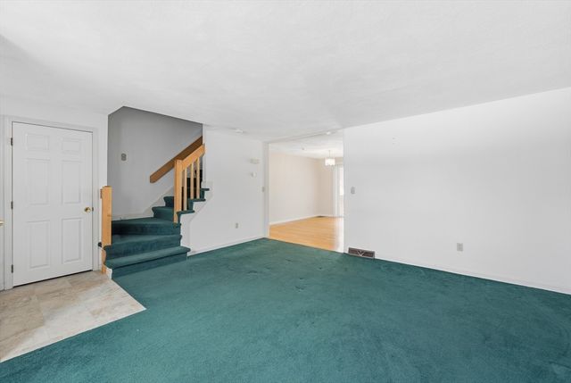 551 Hildreth St 21, Dracut, MA 01826