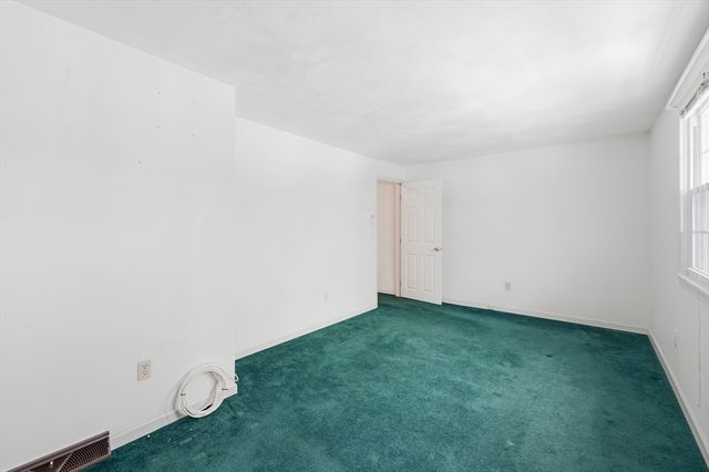 551 Hildreth St 21, Dracut, MA 01826