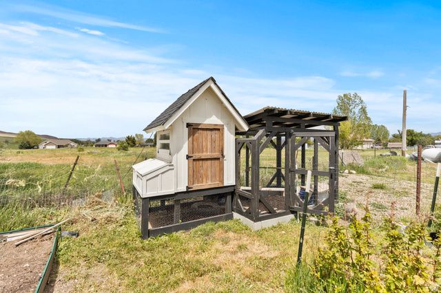 1145 W WESTSIDE HWY, Dayton, ID 83232