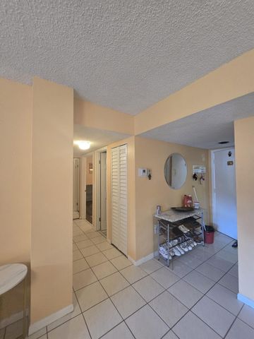 5160 Las Verdes Circle 217, Delray Beach, FL 33484