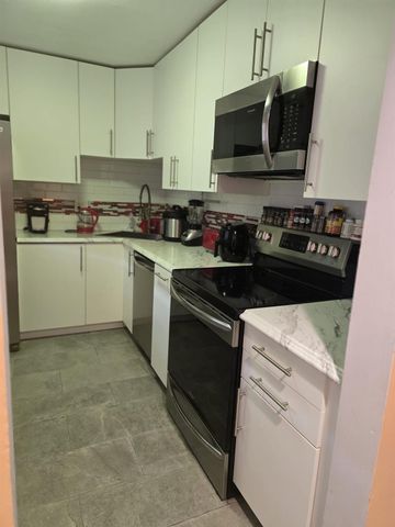 5160 Las Verdes Circle 217, Delray Beach, FL 33484