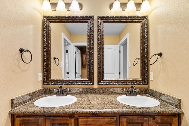 5811 Oak Creek, Midland, TX 79707