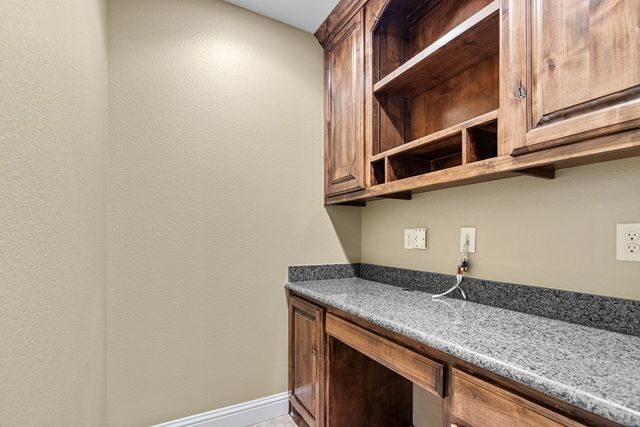 5811 Oak Creek, Midland, TX 79707