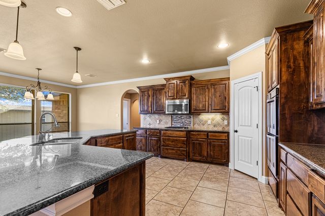 5811 Oak Creek, Midland, TX 79707