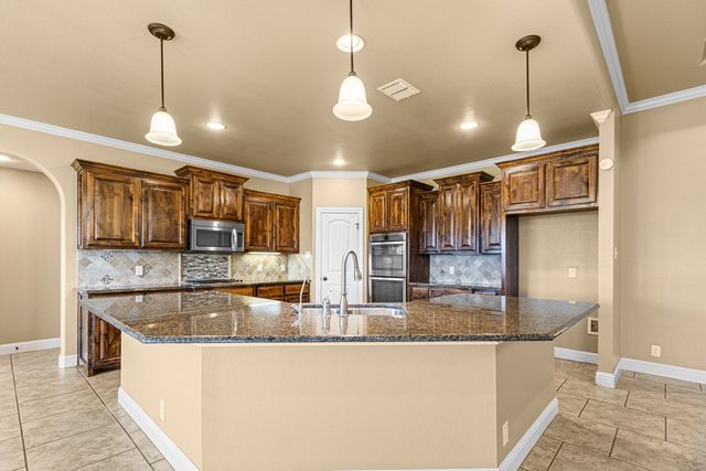 5811 Oak Creek, Midland, TX 79707