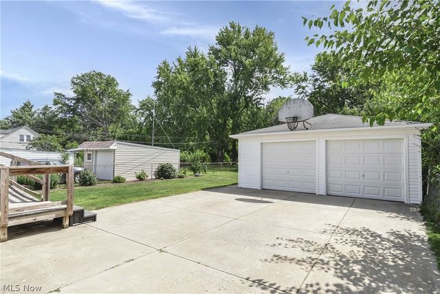 4213 W 223rd Street, Fairview Park, OH 44126