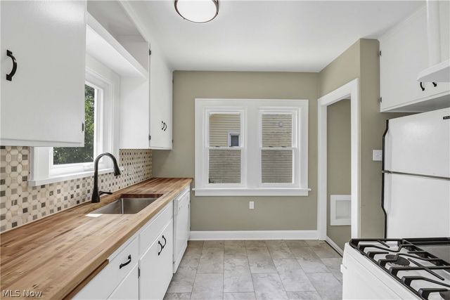 4213 W 223rd Street, Fairview Park, OH 44126