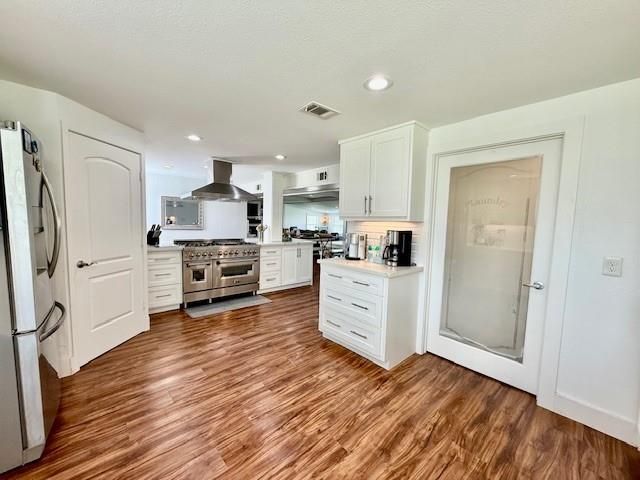 16 Trout Street, Palacios, TX 77465