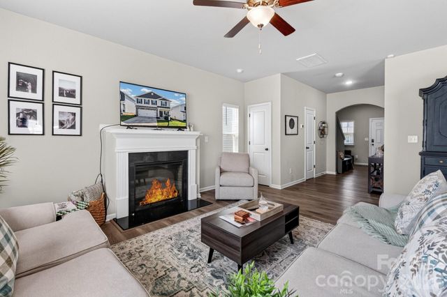 5223 Belstone Lane, Charlotte, NC 28215