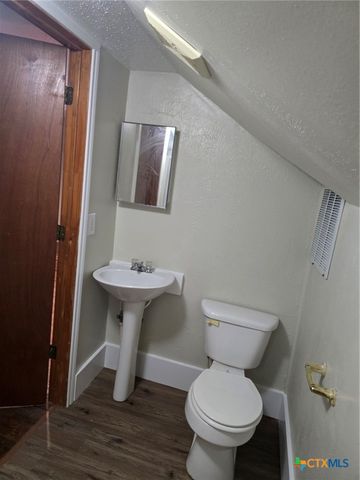 144 W Wallace Street, Gonzales, TX 78629