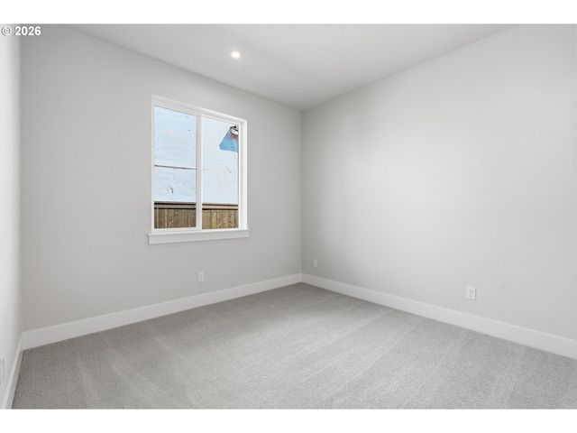 1832 S Pepperwood St, Canby, OR 97013