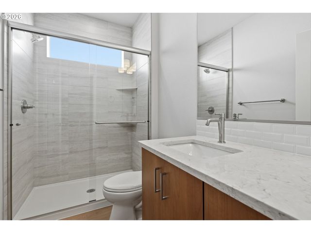 1832 S Pepperwood St, Canby, OR 97013