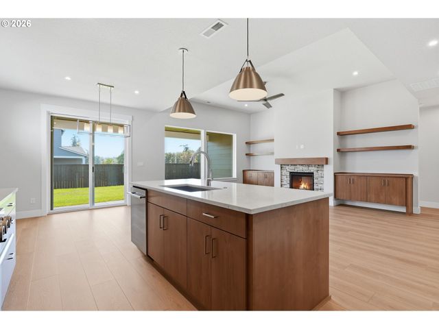 1832 S Pepperwood St, Canby, OR 97013