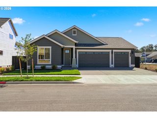 1832 S Pepperwood St, Canby, OR 97013