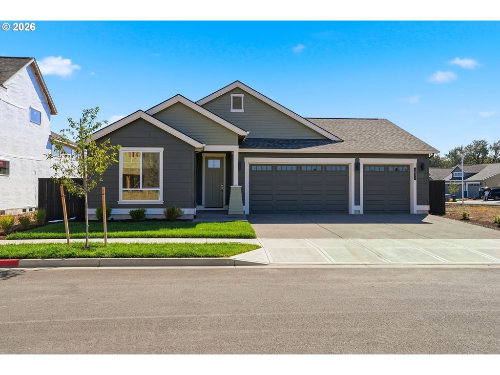 1832 S Pepperwood St, Canby, OR 97013