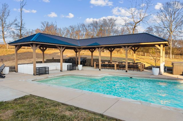 1677 Blackburn Ln, Spring Hill, TN 37174