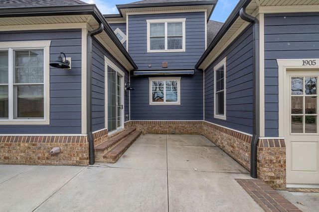 1905 General Warfield Way, Lexington, KY 40505