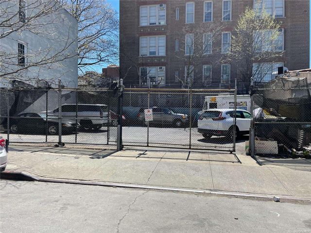 141 Pennsylvania Avenue, Brooklyn, NY 11207