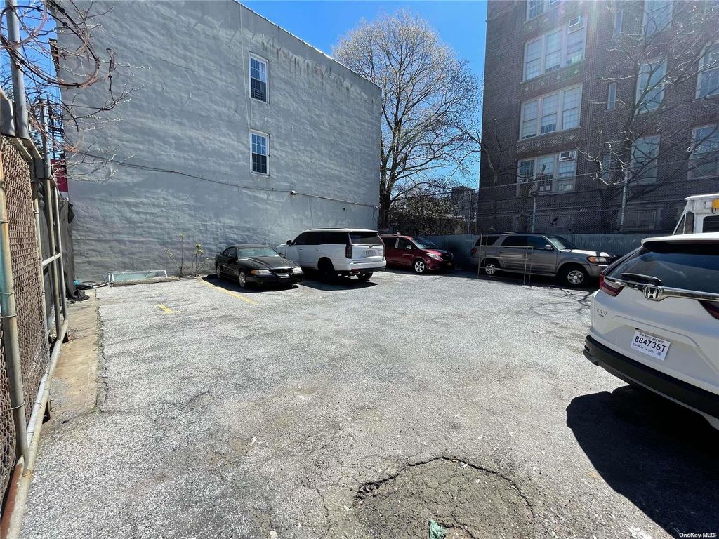 141 Pennsylvania Avenue, Brooklyn, NY 11207