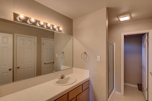 673 W Lacey Oak Pkwy, Kerrville, TX 78028