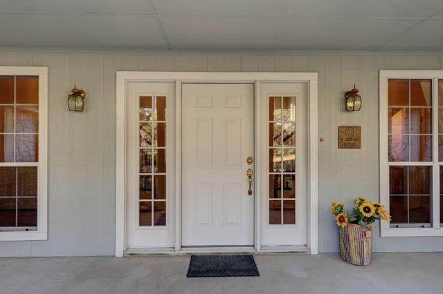 673 W Lacey Oak Pkwy, Kerrville, TX 78028