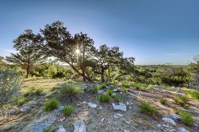 673 W Lacey Oak Pkwy, Kerrville, TX 78028