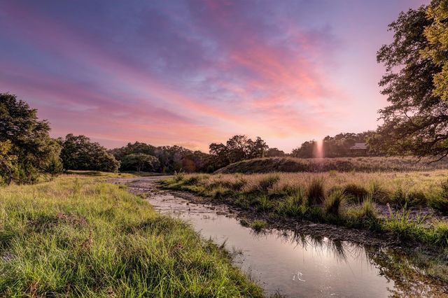 673 W Lacey Oak Pkwy, Kerrville, TX 78028