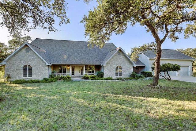 673 W Lacey Oak Pkwy, Kerrville, TX 78028
