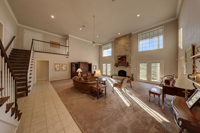 673 W Lacey Oak Pkwy, Kerrville, TX 78028