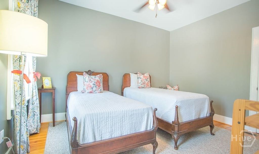 Image 10 of property listing at 517 E Gordon Street, Savannah, GA 31401