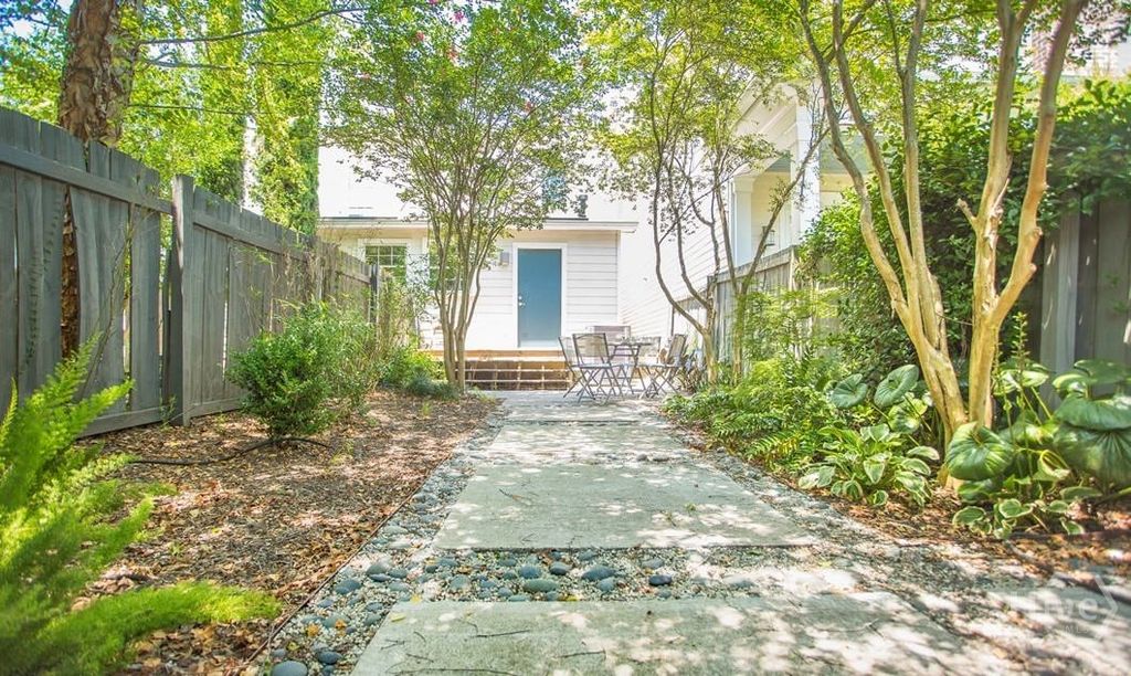 Image 14 of property listing at 517 E Gordon Street, Savannah, GA 31401