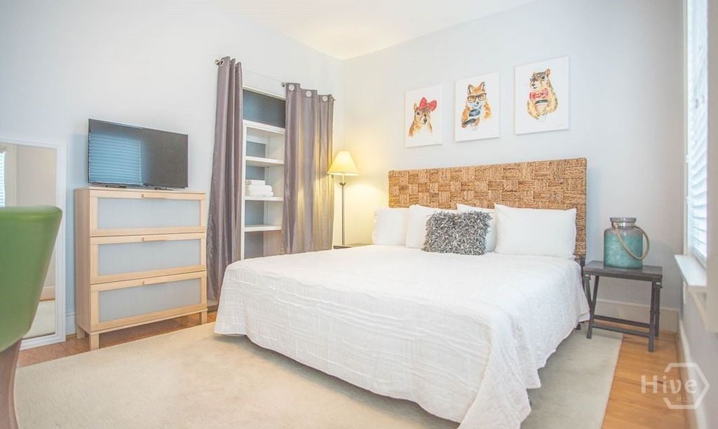 Image 21 of property listing at 517 E Gordon Street, Savannah, GA 31401