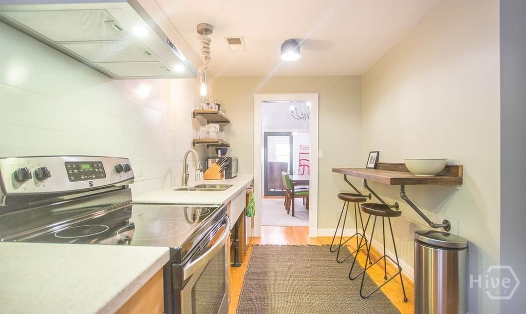 Image 26 of property listing at 517 E Gordon Street, Savannah, GA 31401