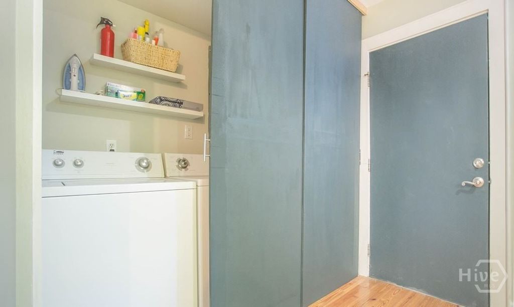 Image 31 of property listing at 517 E Gordon Street, Savannah, GA 31401