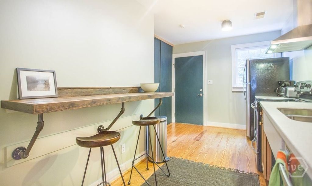Image 32 of property listing at 517 E Gordon Street, Savannah, GA 31401