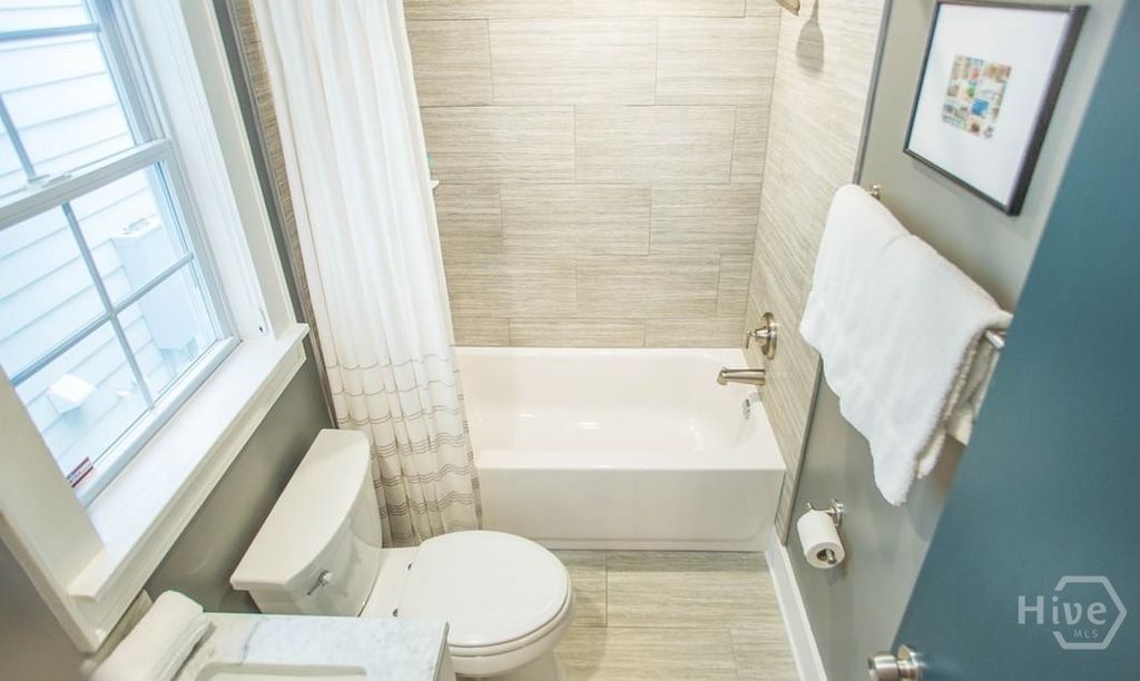 Image 34 of property listing at 517 E Gordon Street, Savannah, GA 31401