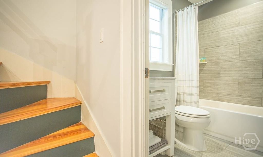 Image 35 of property listing at 517 E Gordon Street, Savannah, GA 31401