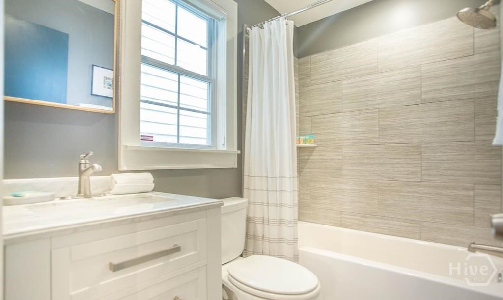 Image 36 of property listing at 517 E Gordon Street, Savannah, GA 31401