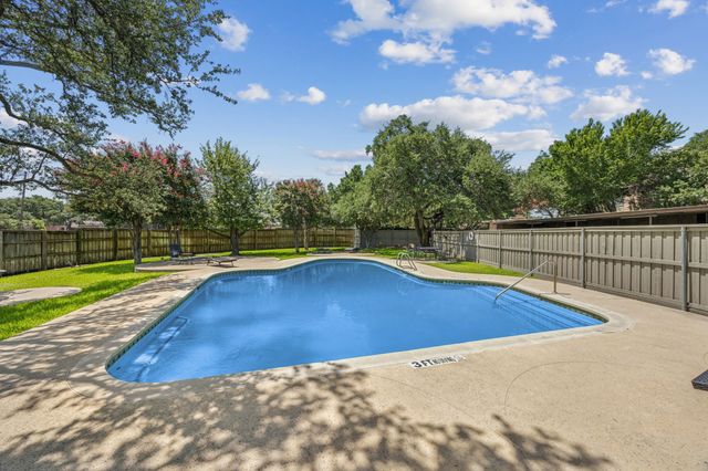 7414 W Northwest Highway 3, Dallas, TX 75225