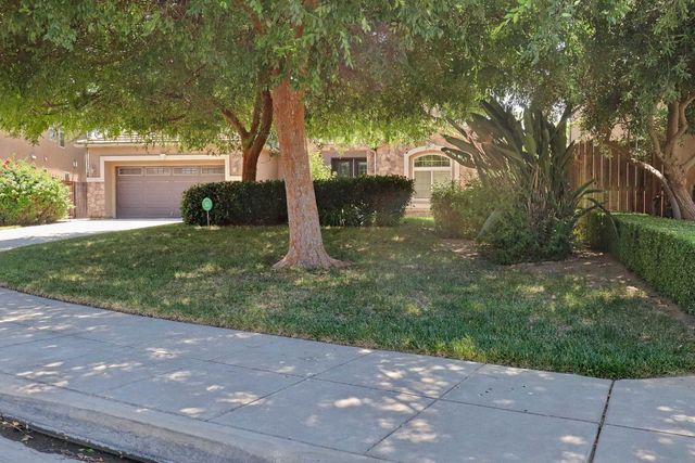 2591 E Powers Avenue, Fresno, CA 93720