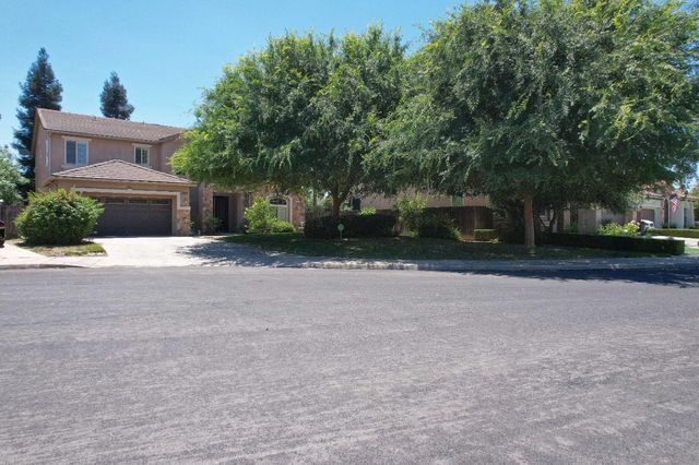 2591 E Powers Avenue, Fresno, CA 93720