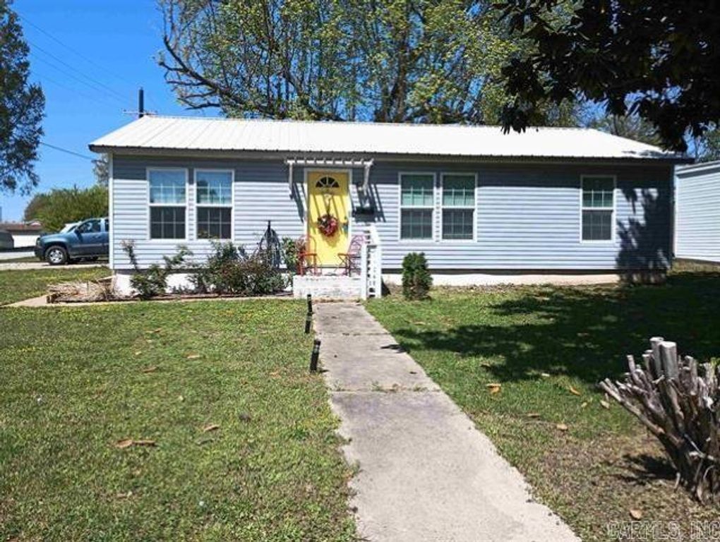 911 W Park Street, Paragould, AR 72450