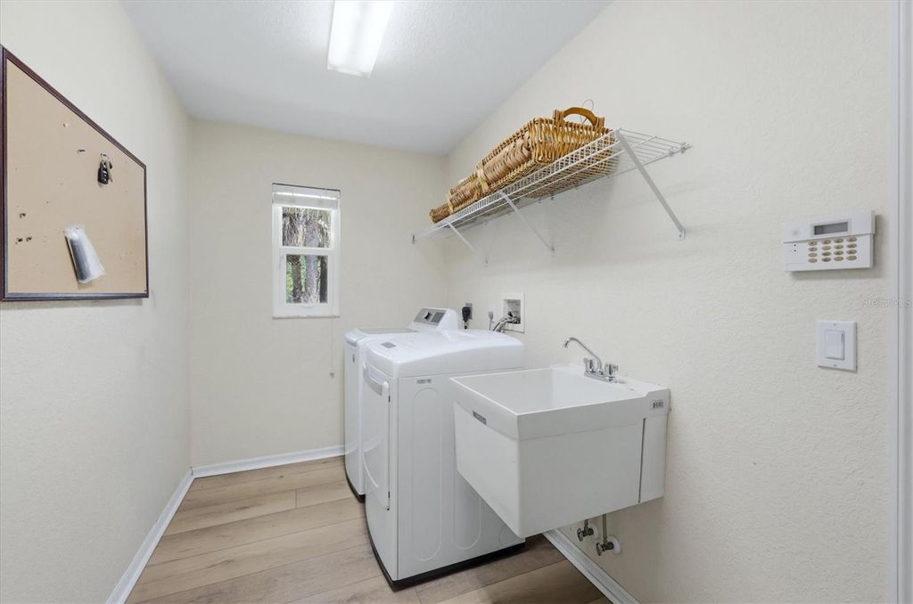 Image 29 of property listing at 3642 MASSINI AVENUE, North Port, FL 34286